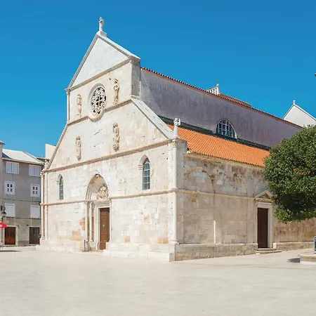 2 Bedroom Stunning In Pag Apartment Pag Town