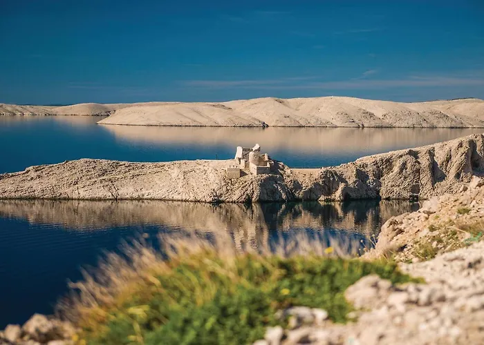 2 Bedroom Stunning In Pag