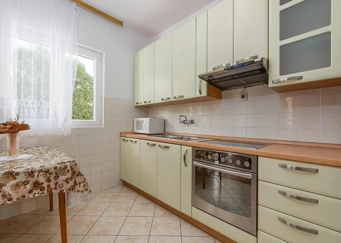 2 Bedroom Stunning In Pag *