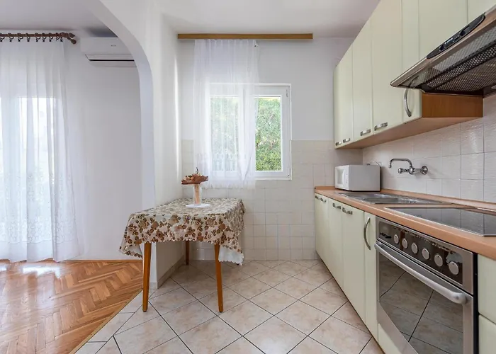 2 Bedroom Stunning In Pag Apartament Pag Town