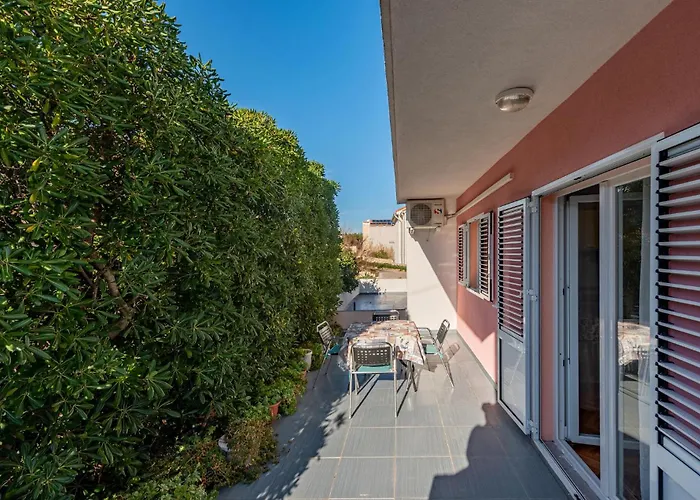 2 Bedroom Stunning In Pag Апартаменты