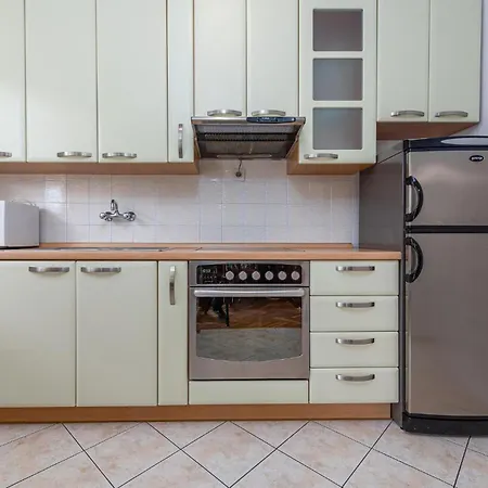 Διαμέρισμα 2 Bedroom Lovely Apartment In Pag