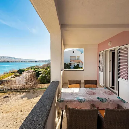 2 Bedroom Lovely Apartment In Pag *