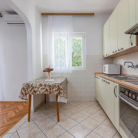 2 Bedroom Lovely Apartment In Pag Lejlighed Pag Town